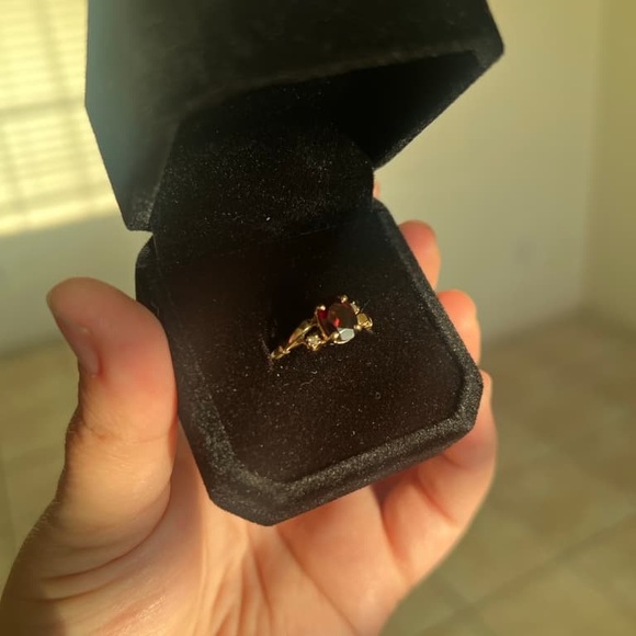 Ring Gold Band with Dark Red Garnet Stone 14K - Picture 4 of 7